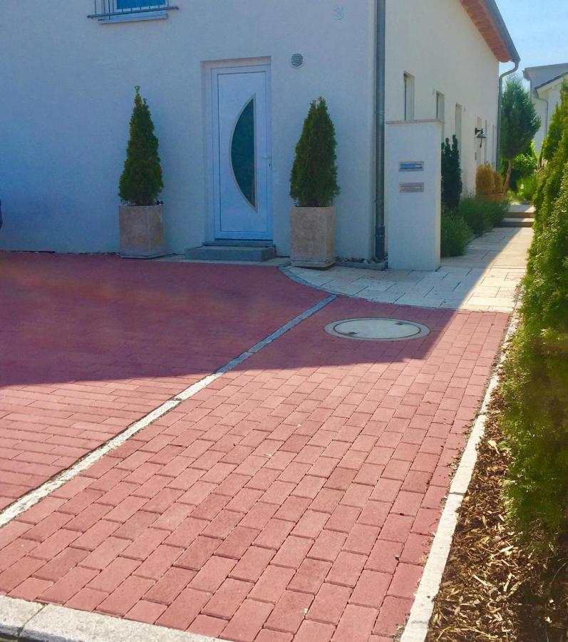Neues Zimmerapartment Mit Bad Neckarwestheim Exterior photo