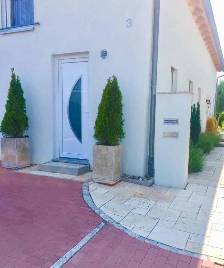 Neues Zimmerapartment Mit Bad Neckarwestheim Exterior photo